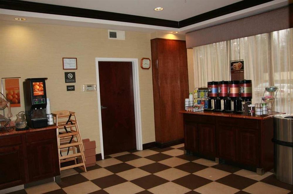 Hotel Hampton By Hilton Brattleboro Restaurant foto